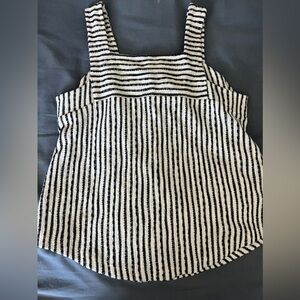 Lucky tank woman’s large